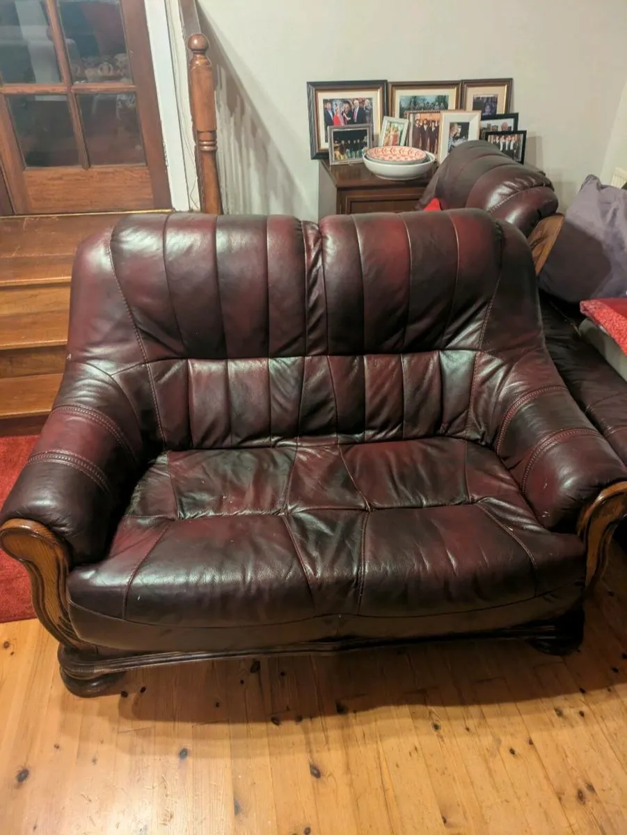 Three piece suite of furniture - Image 3