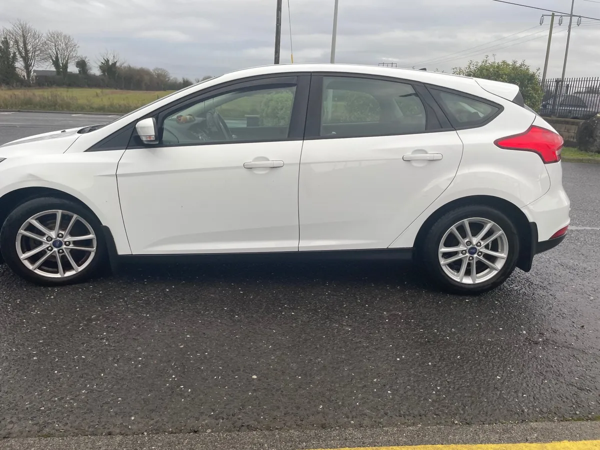 PRICE DROP 16th Dec, BELOW AVG KM Focus 2017 White - Image 4