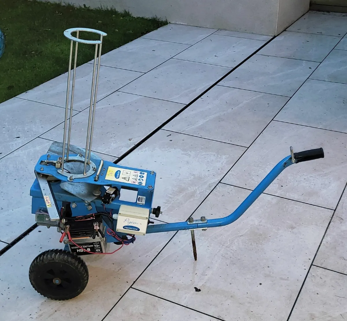 Promatic Clay Pigeon Trap with Key Fob Radio - Image 1