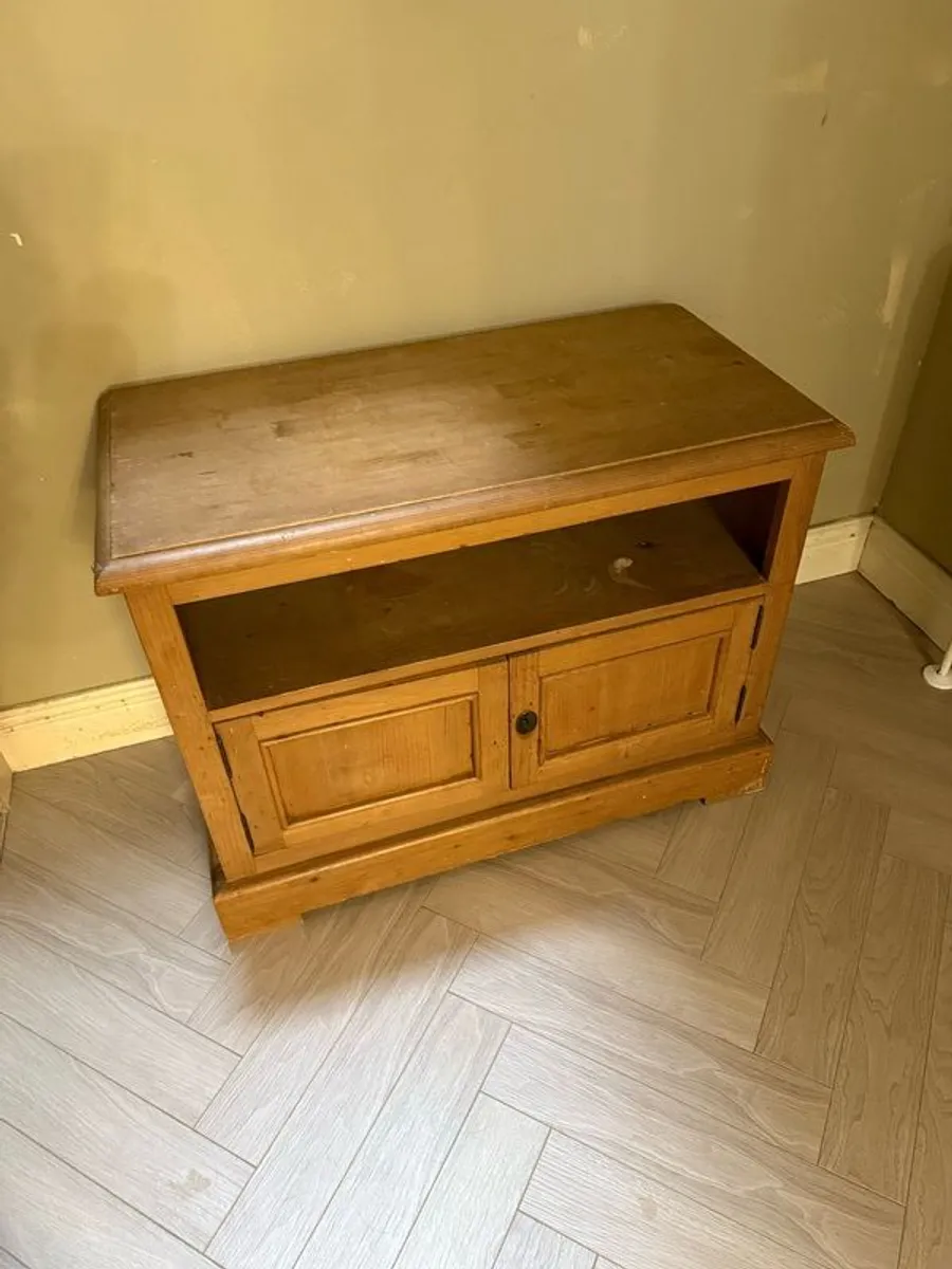Solid pine TV unit - Image 1