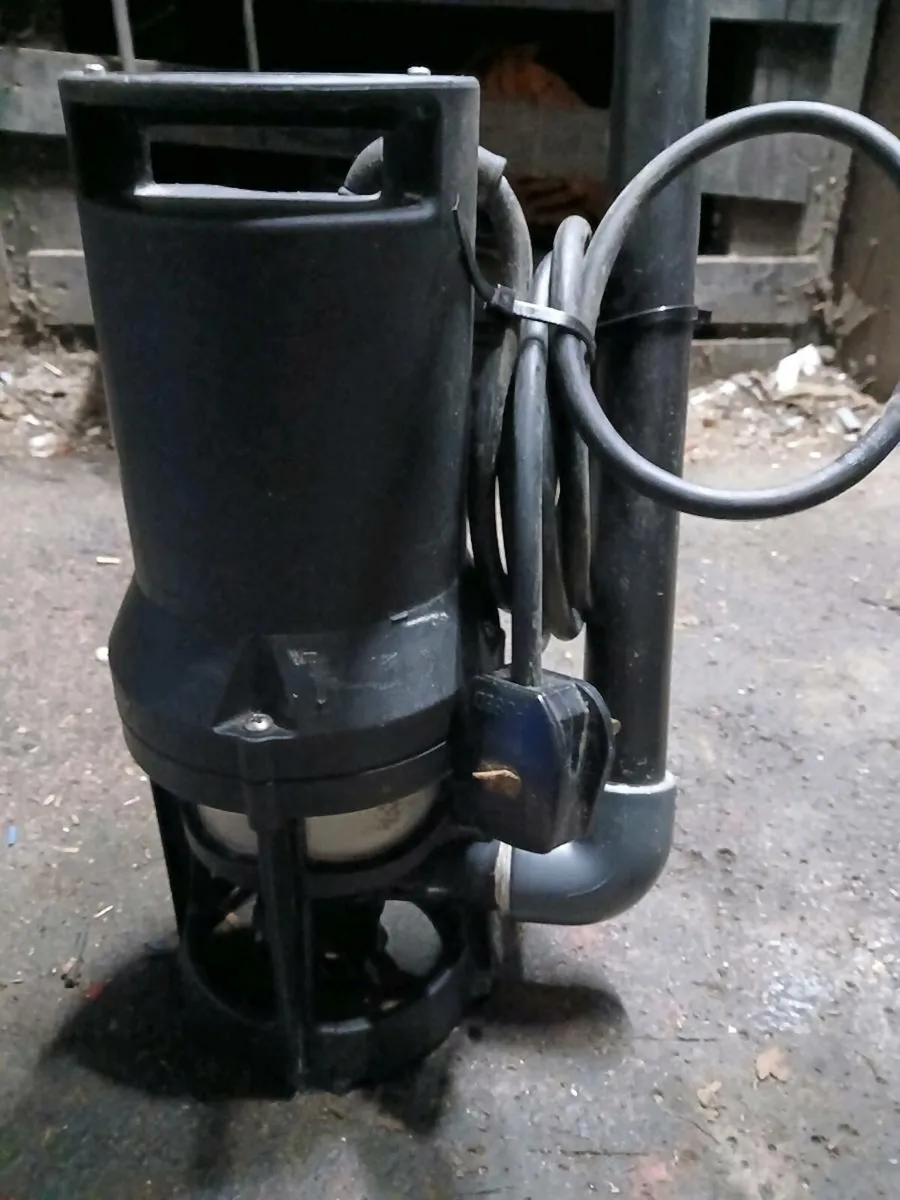 Water pump working perfect pm - Image 1