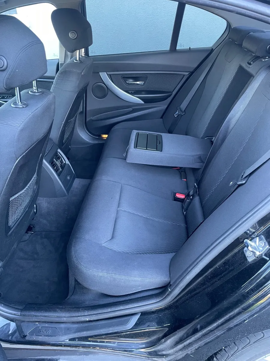 BMW 3-Series 2012 - Image 2