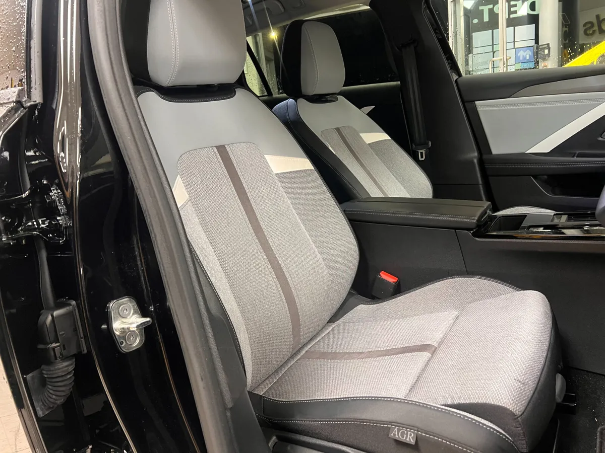 Tourer ELEGANCE As New Automatic Diesel Superb Val - Image 4