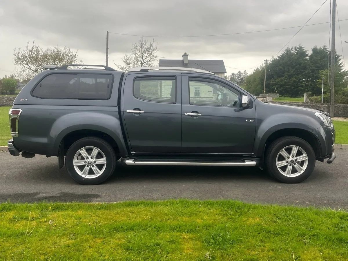 ISUZU D-MAX - Image 2