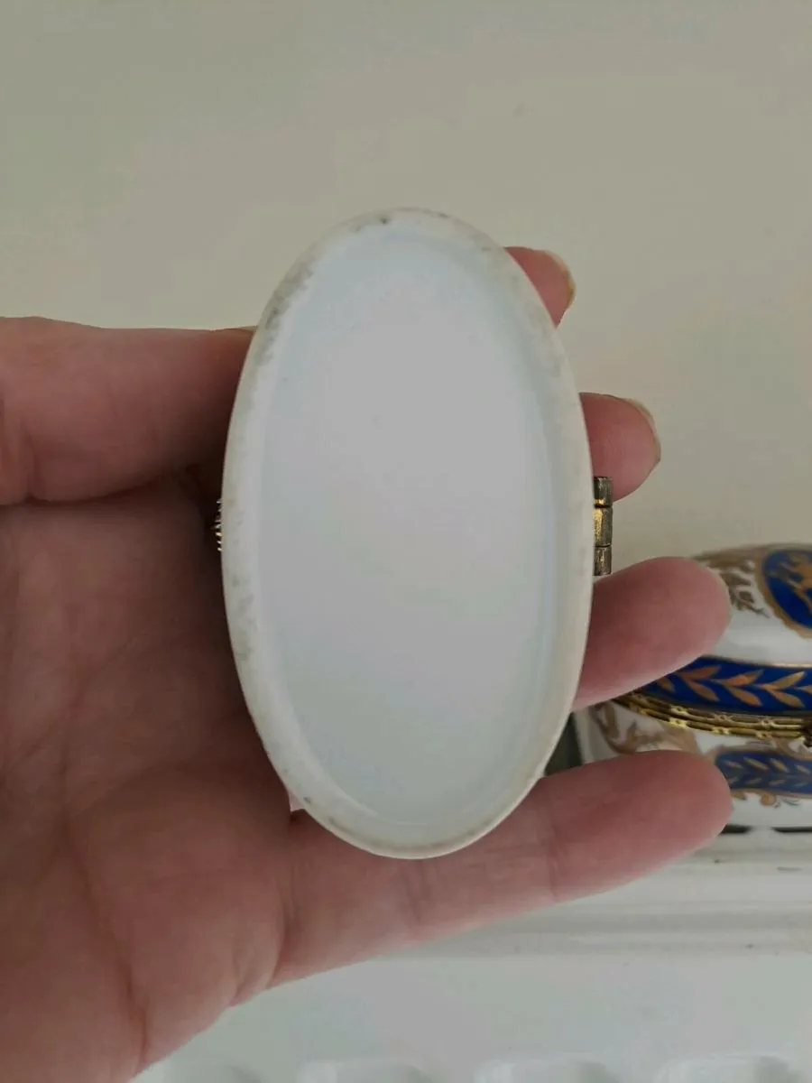 Vintage French Style Porcelain Trinket Boxes - Image 4