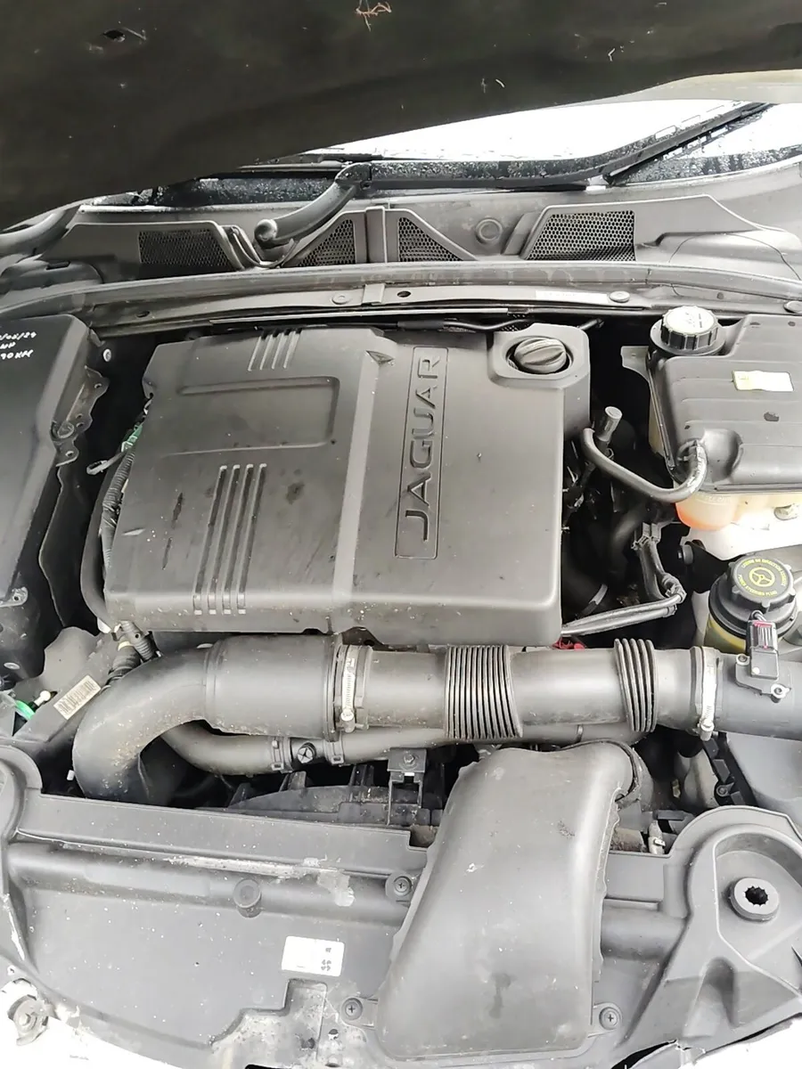 Breaking jaguar xf 2.2 diesel 2014 r type - Image 3