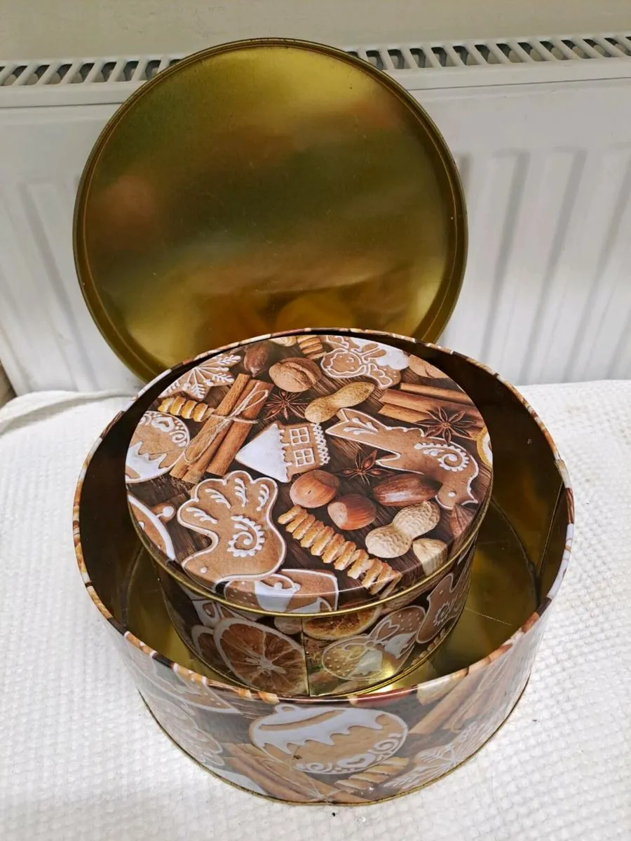 Vintage cake tins - Image 1