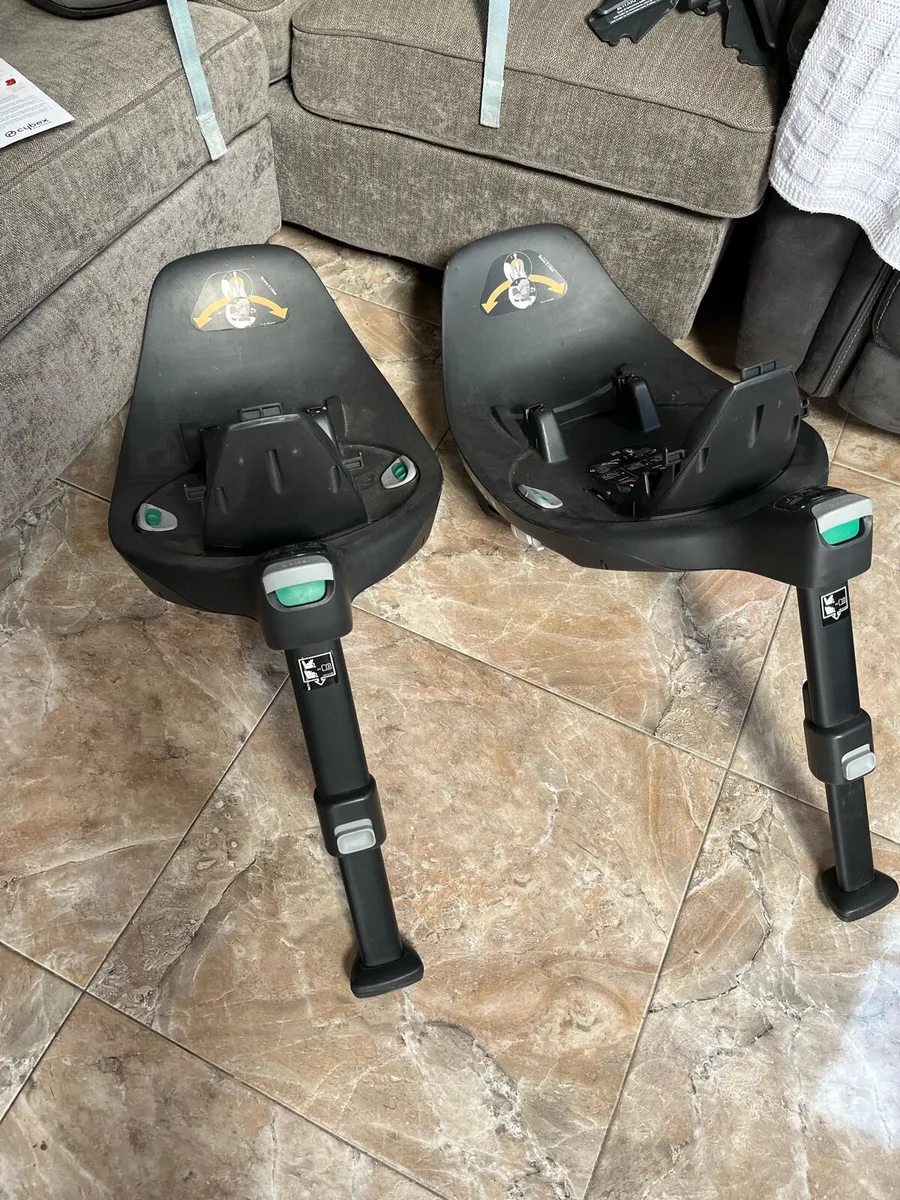 Cybex Cloud Z i-size 360 Car Seat - Image 3