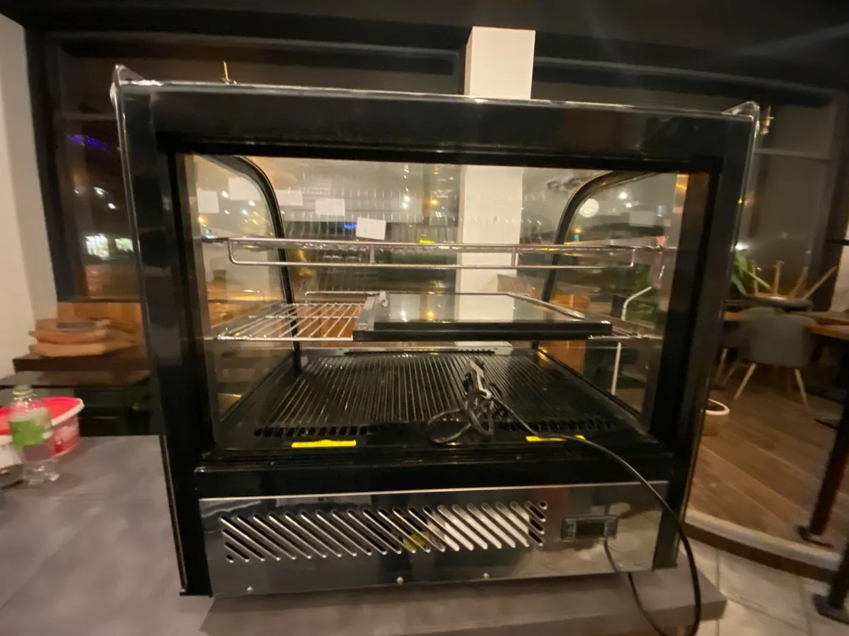 Polar G-series Display Fridge 120L - Image 3