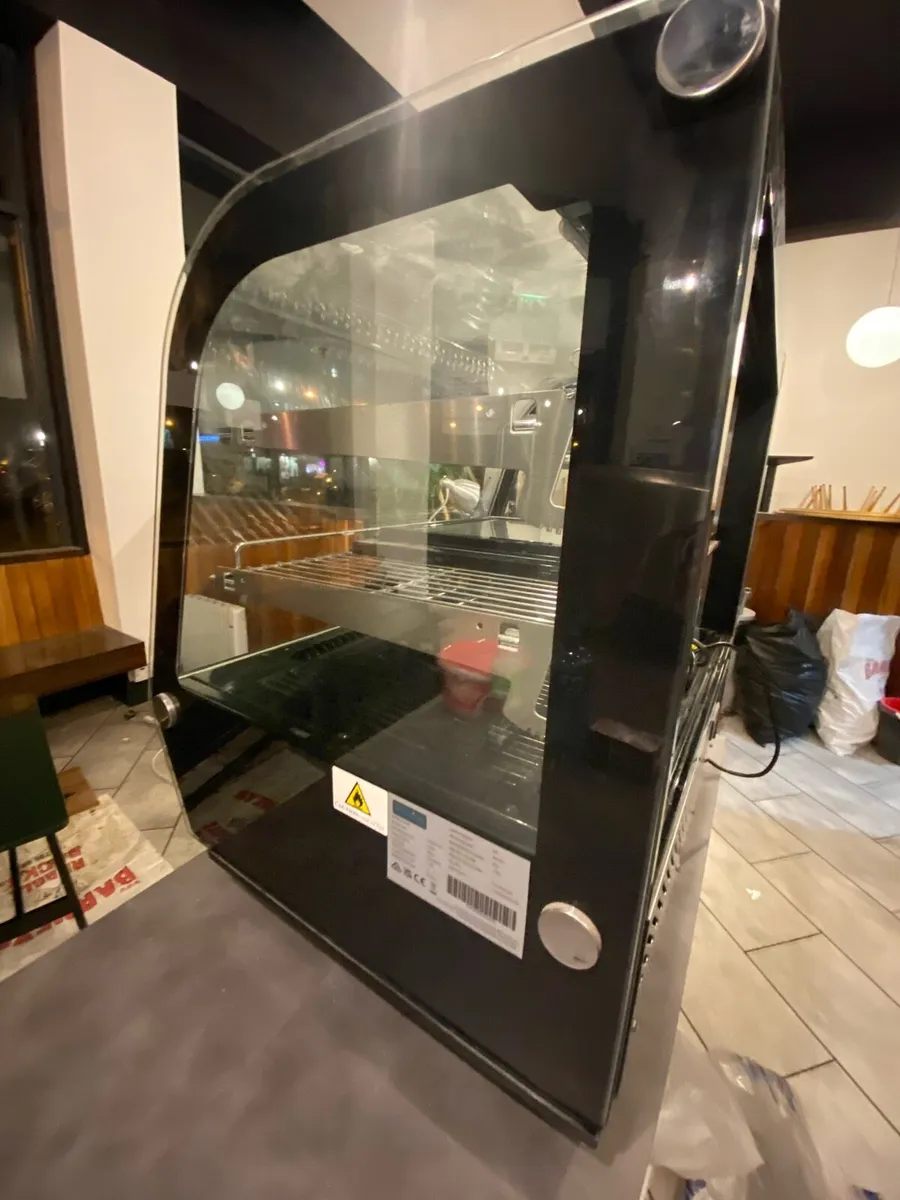 Polar G-series Display Fridge 120L - Image 4