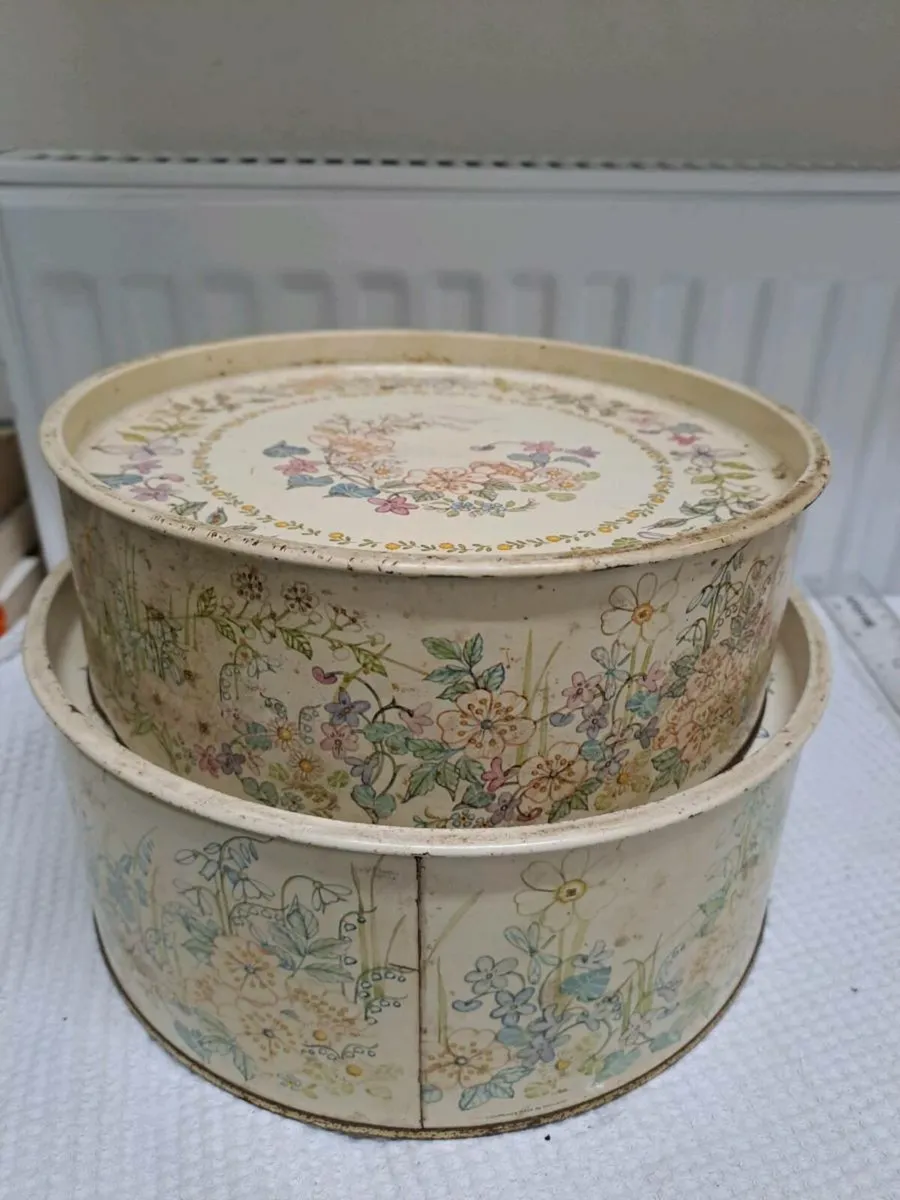 1960s cake and biscuit tins - Image 1
