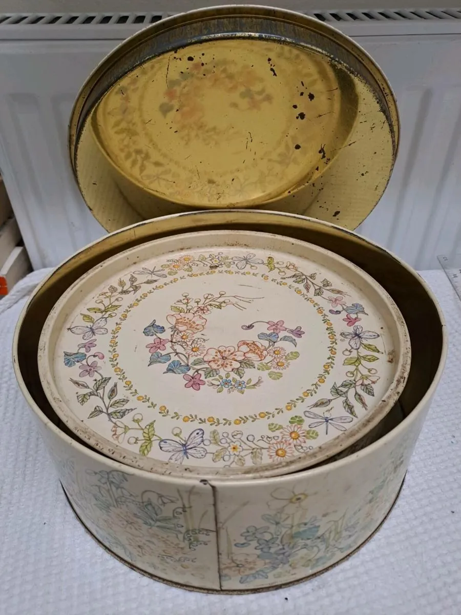 1960s cake and biscuit tins - Image 2