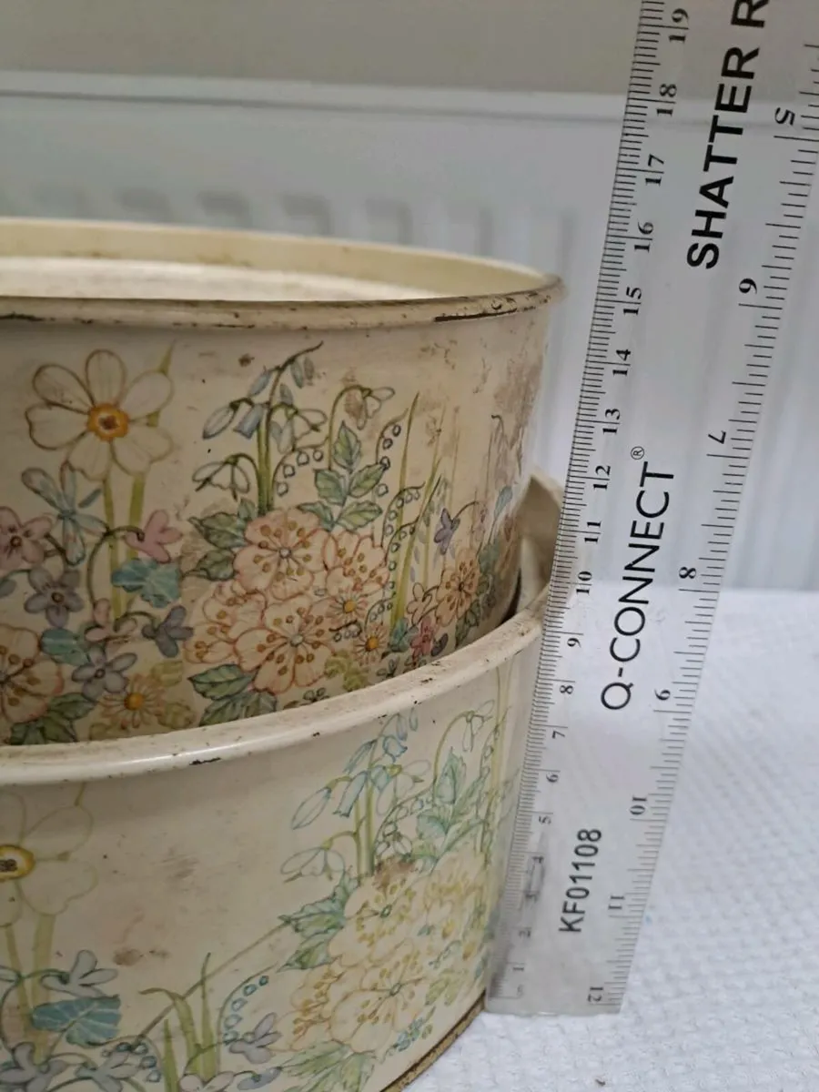 1960s cake and biscuit tins - Image 3