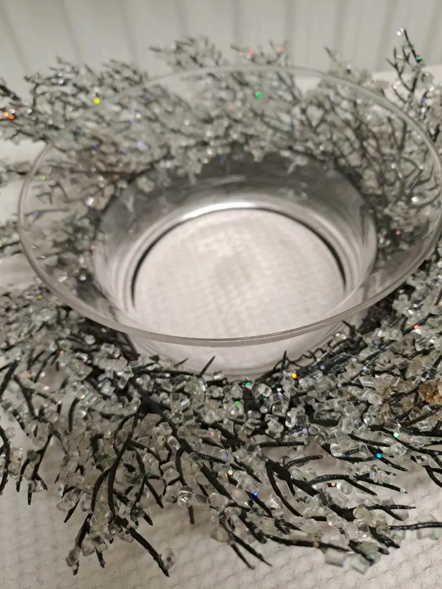 Decorative Crystal Wreath with Glass Bowl - Image 2