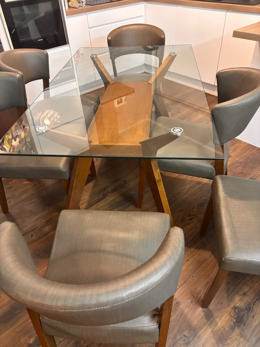 Glass Dining table & chairs - Image 3