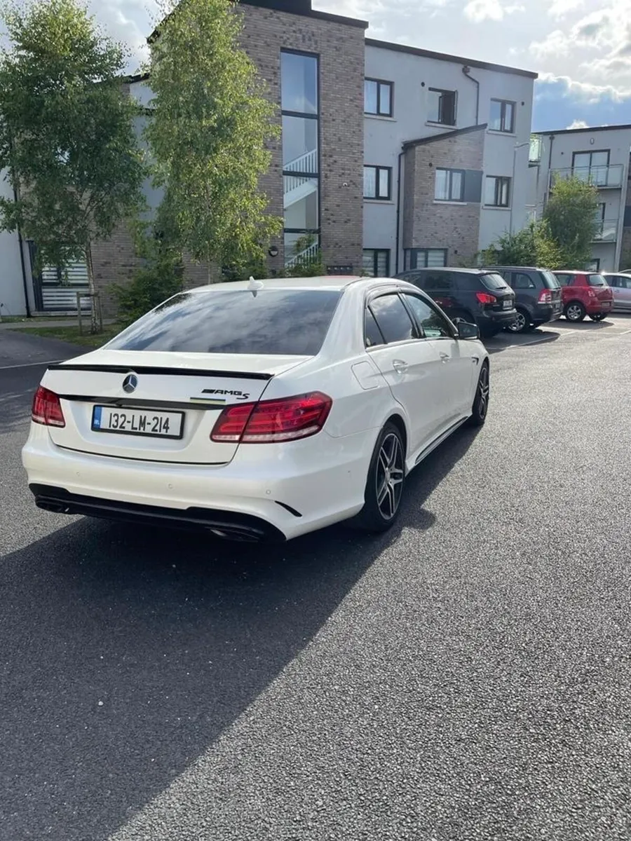 Mercedes E300 AMG SPORT - Image 4