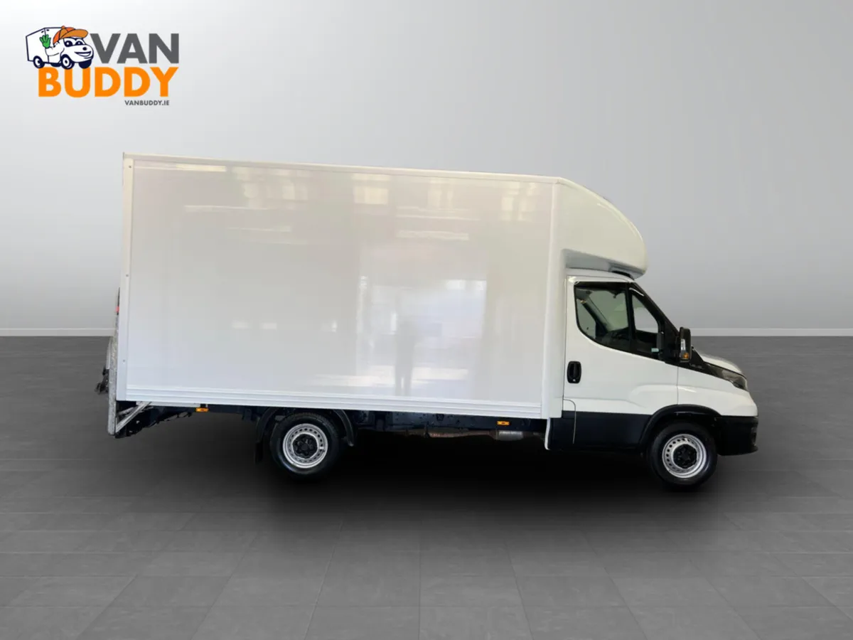 2022 Iveco Daily Luton Box Van - Image 1