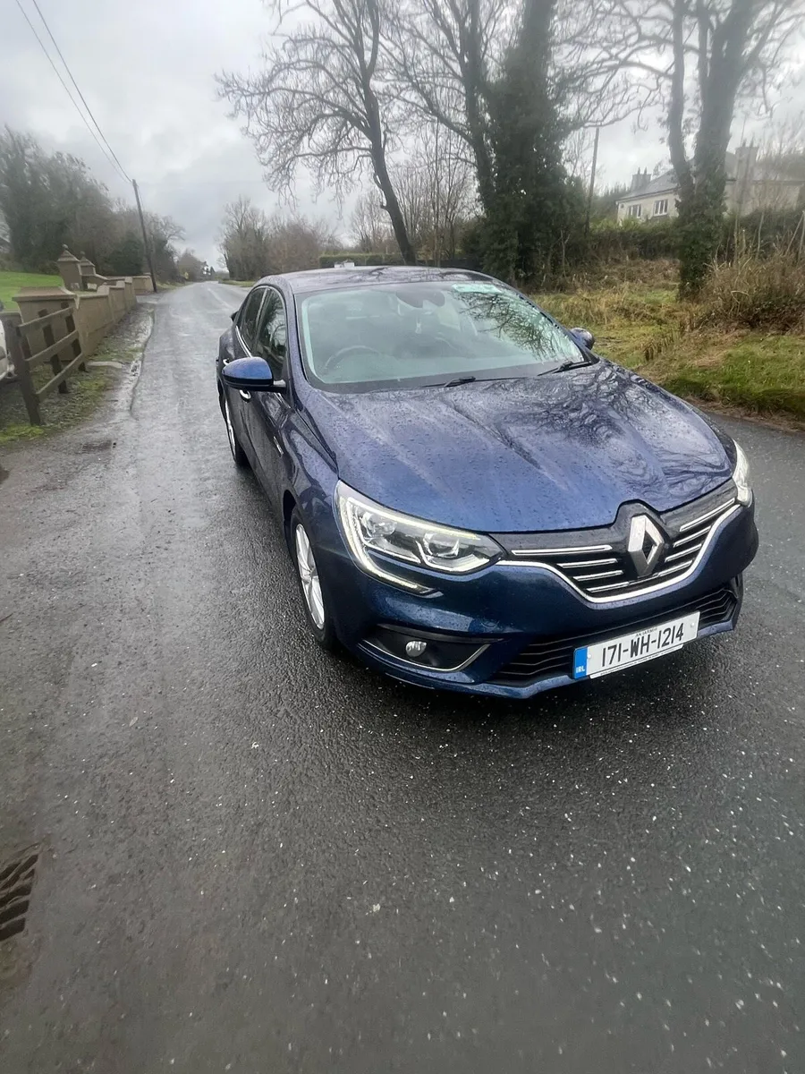 2017  Megane  saloon dci - Image 3