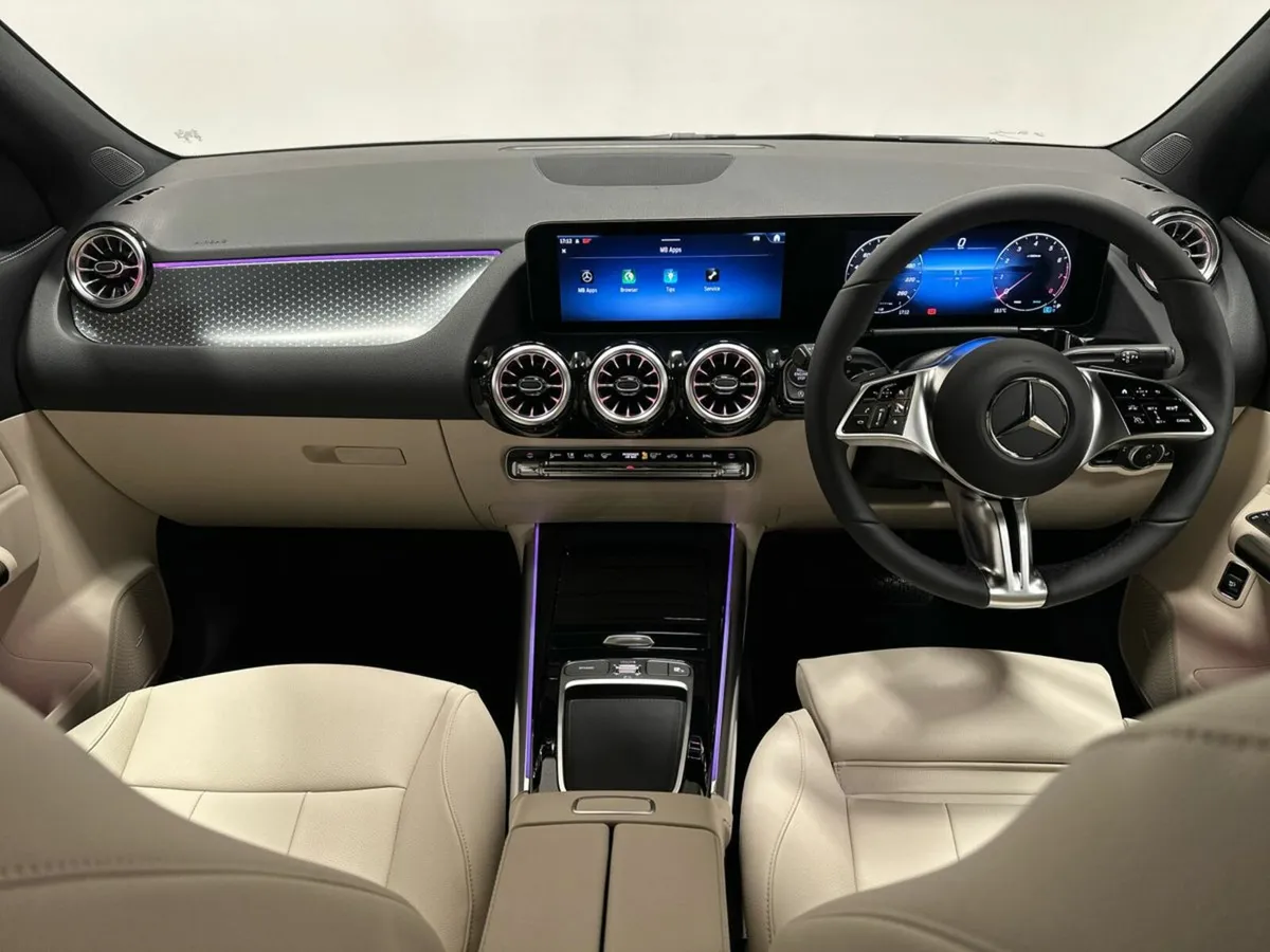 Mercedes-Benz GLA GLA180 Progressive Line + - Image 4