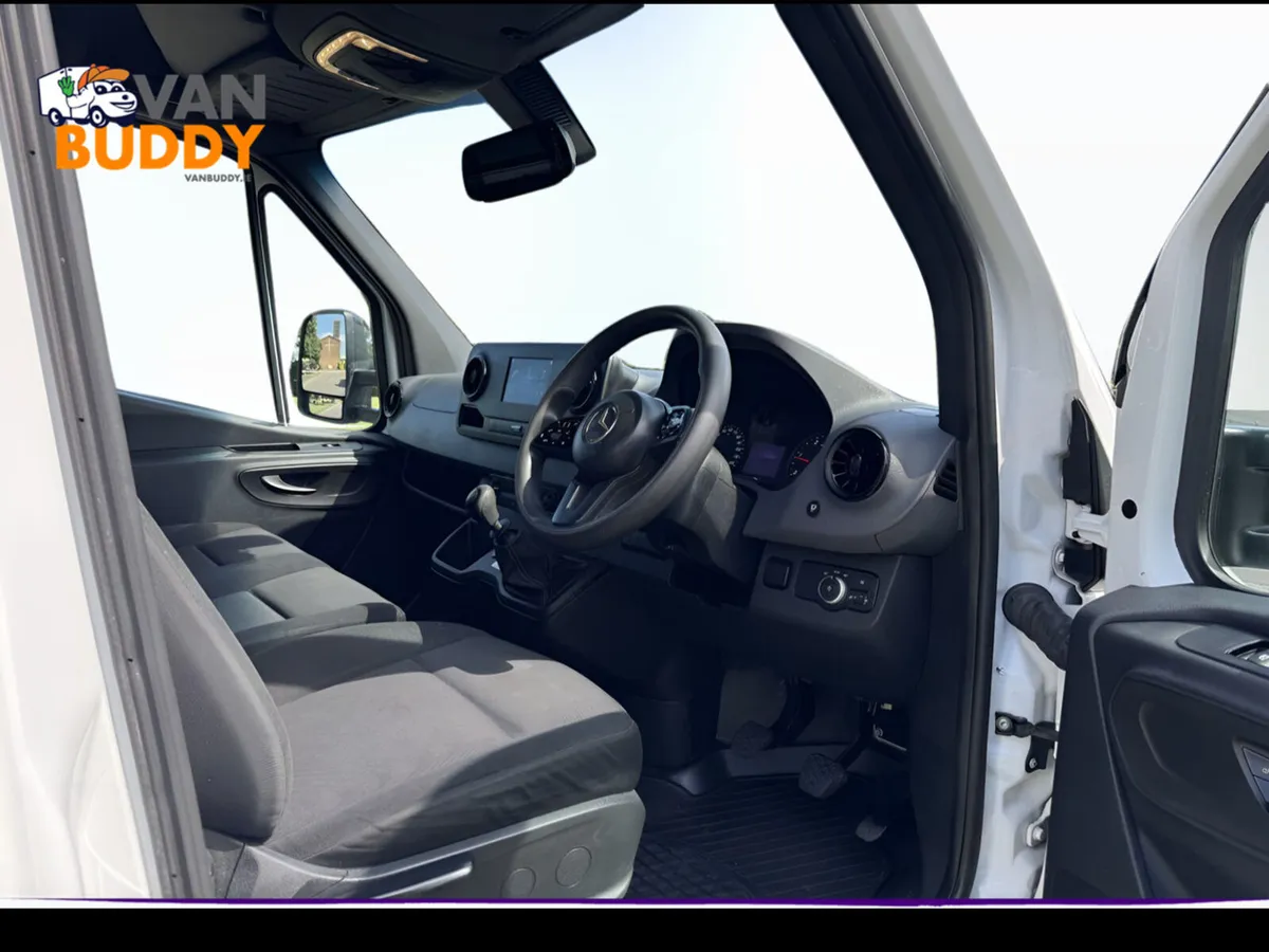 Mercedes-Benz Sprinter 2.0 315Cdi Luton Box Van - Image 4
