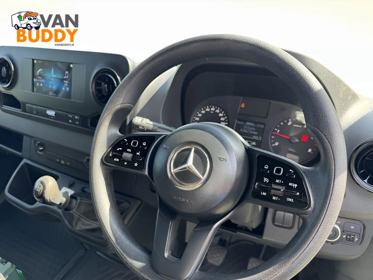 Mercedes-Benz Sprinter 2.0 315Cdi Luton Box Van - Image 2