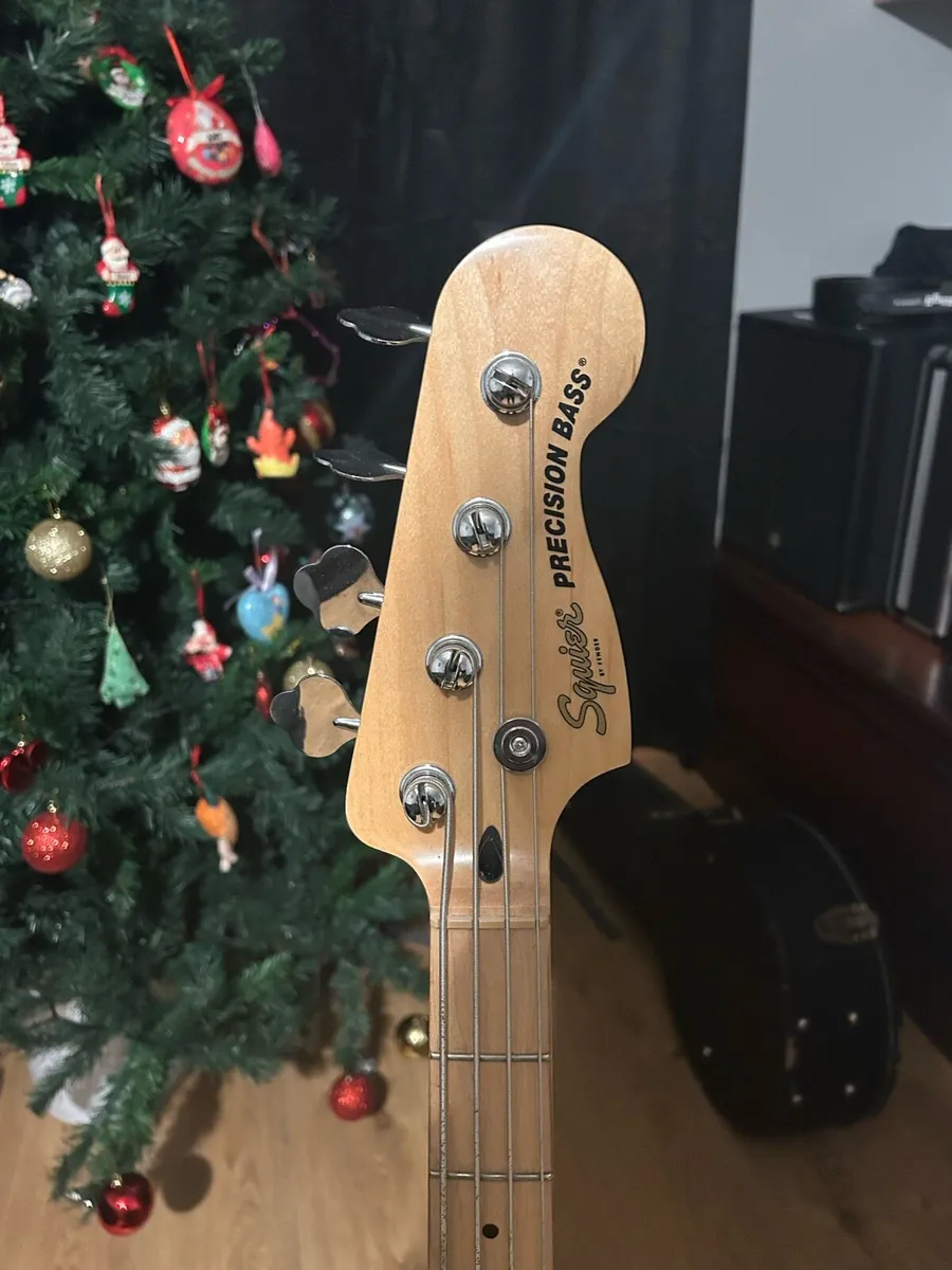 Squier p bass - Image 3