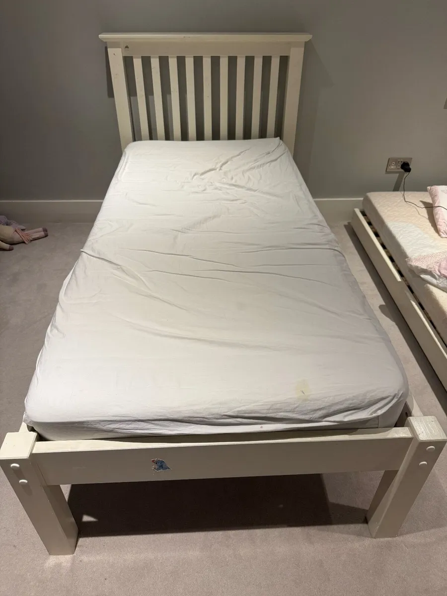 Single bed frame - Image 1