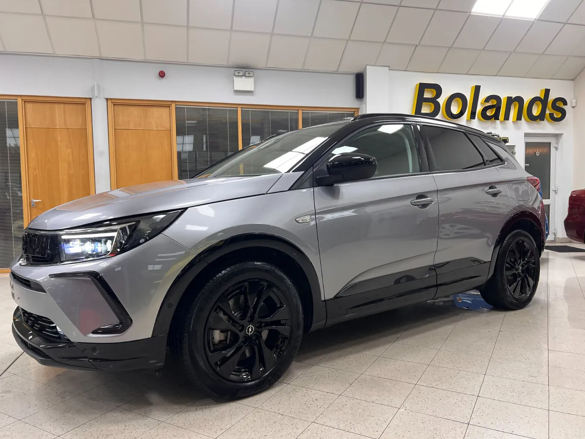 AUTOMATIC HYBRID Tiny Kms As New Top Of The Sports - Image 1