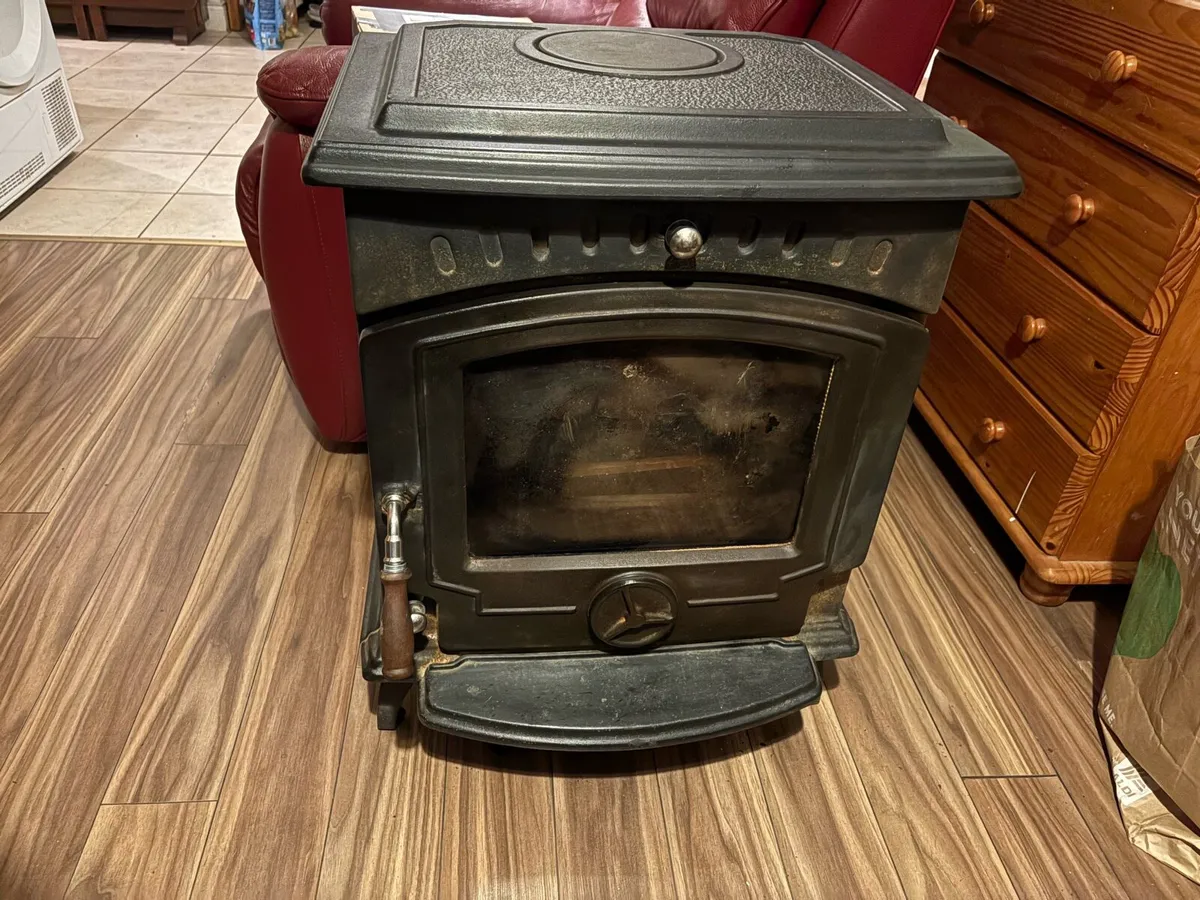 STANLEY Tara ECO 8kw Solid Fuel stove - Image 1
