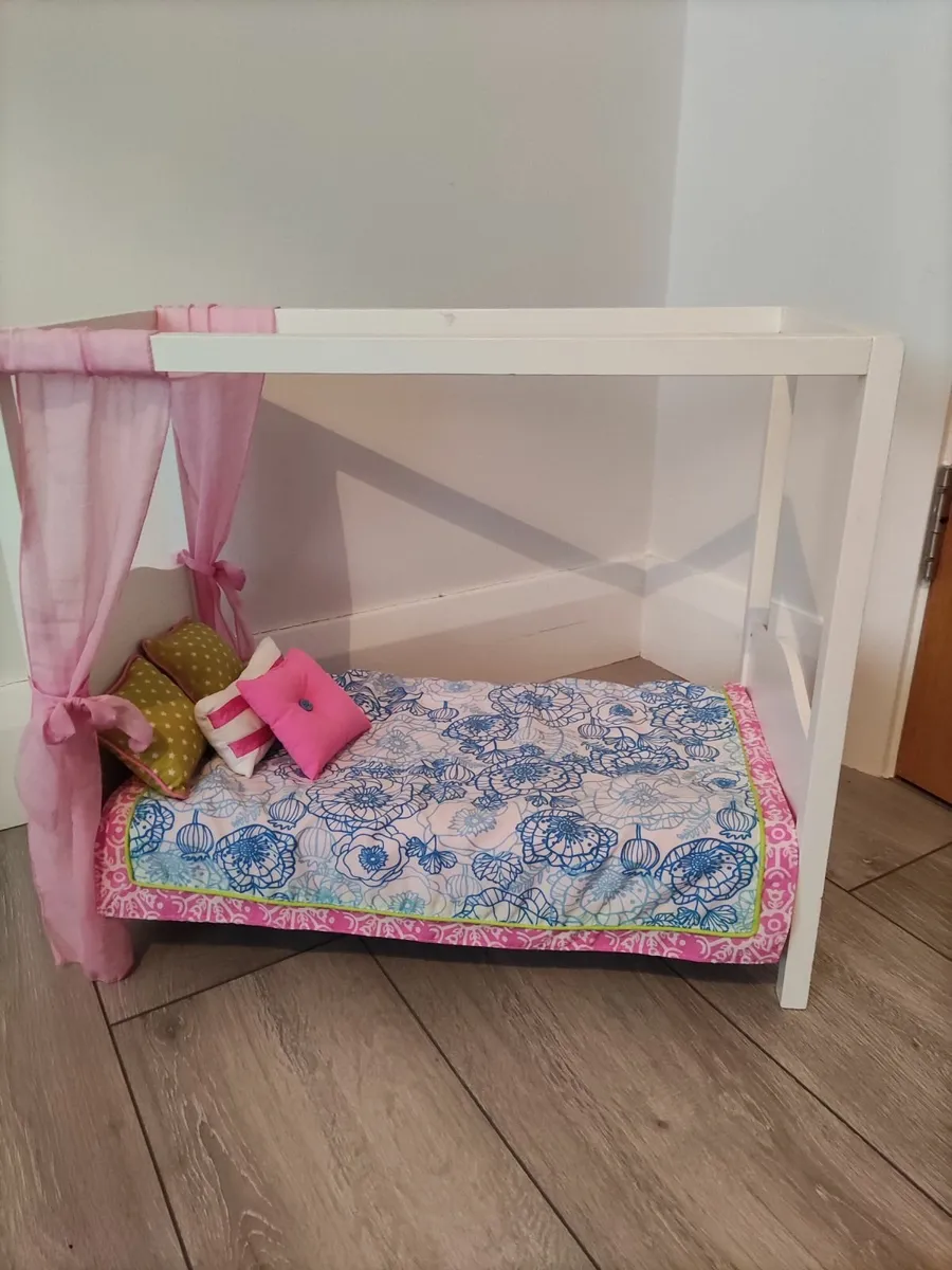 Our Generation Bed, hairdresser chair & clothes - Image 3