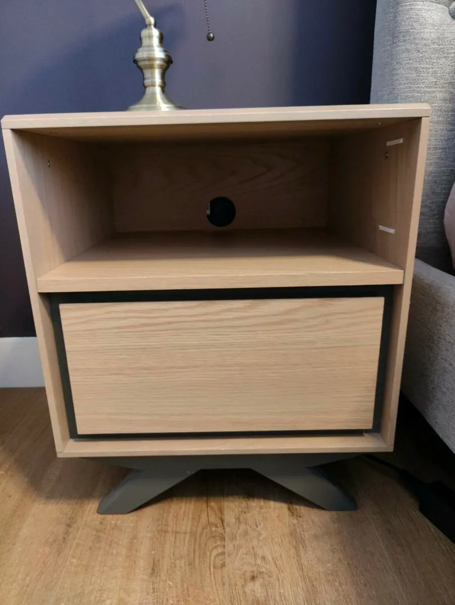 2 Bedside lockers - Image 3