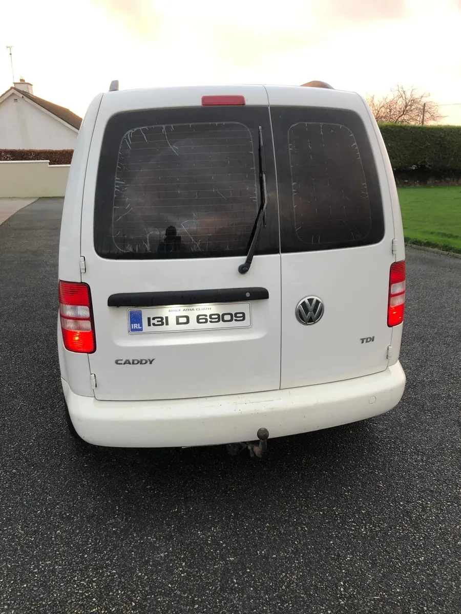 Volkswagen Caddy 2013 - Image 2