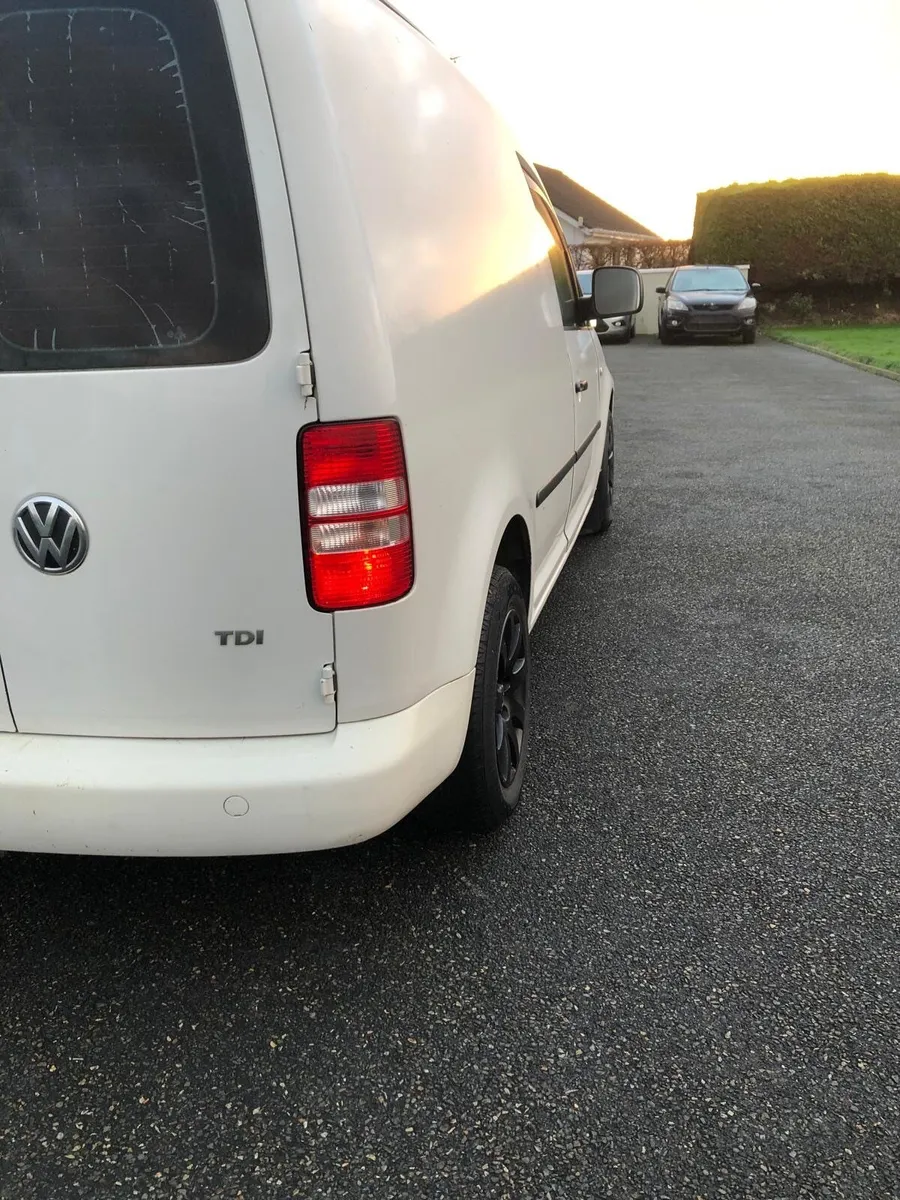 Volkswagen Caddy 2013 - Image 4