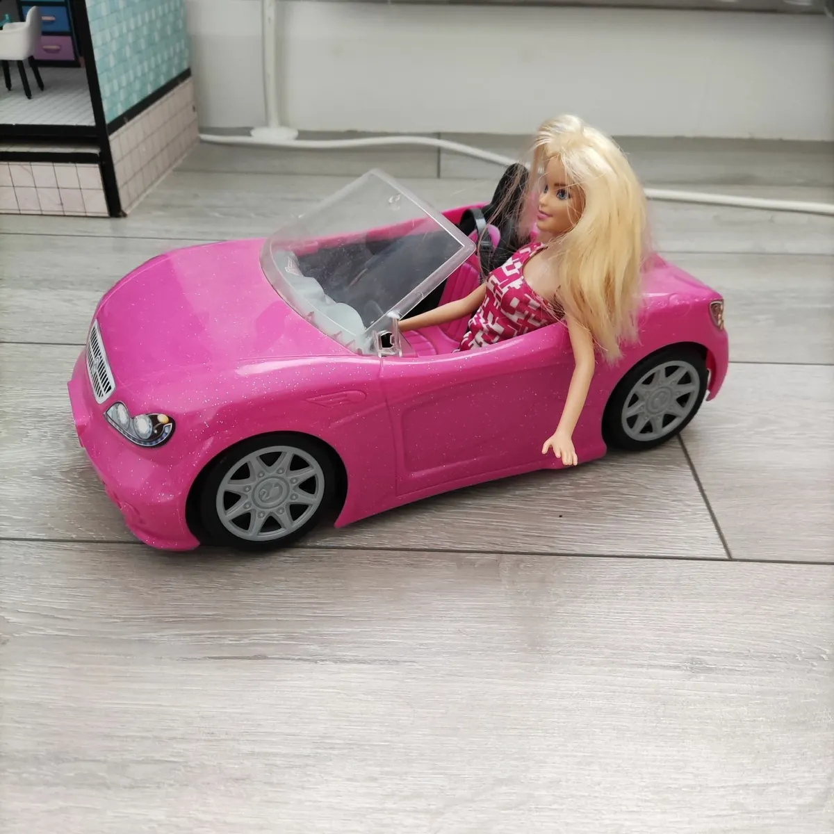 Barbie Camper Van + Car - Image 1