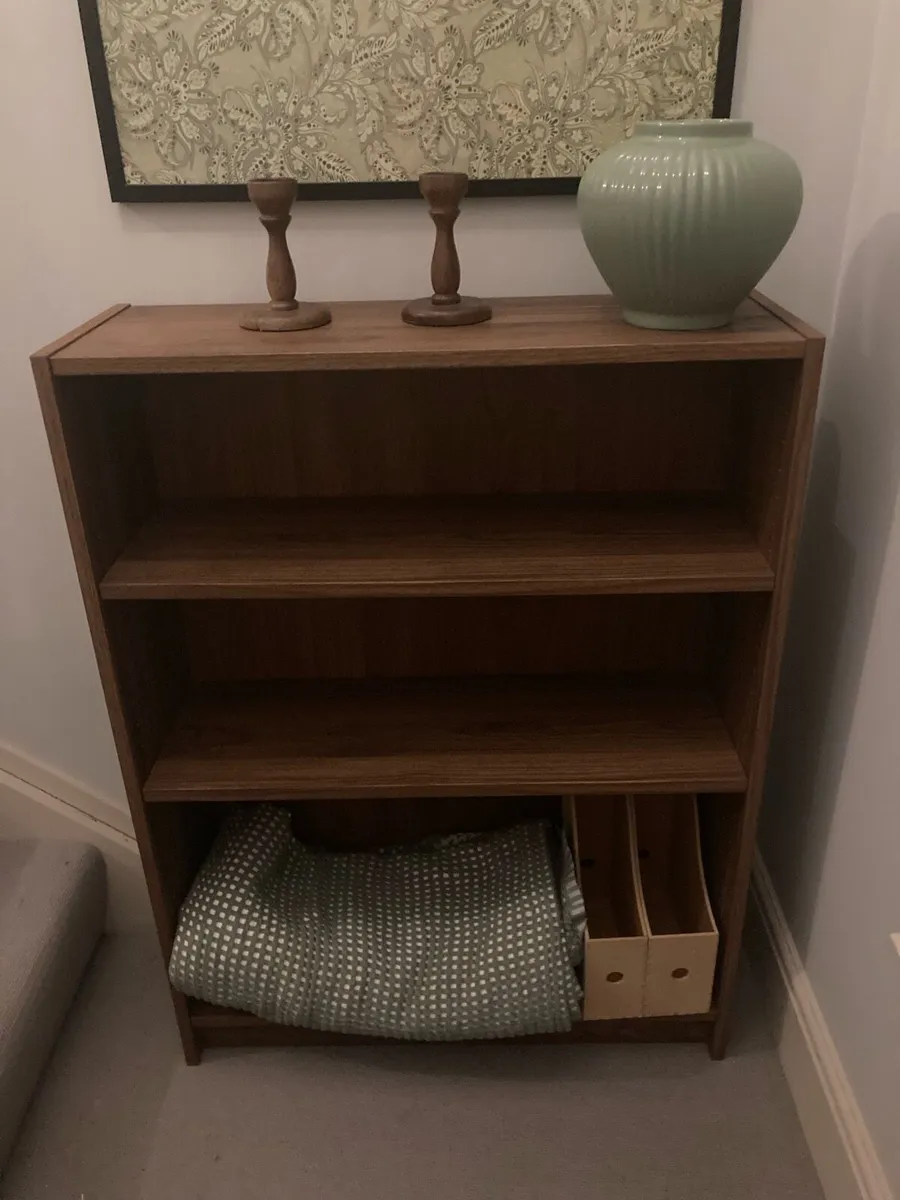 Bookshelves and miscellaneous - Image 2