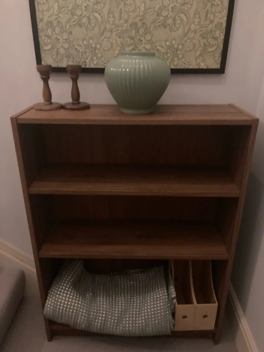 Bookshelves and miscellaneous - Image 1