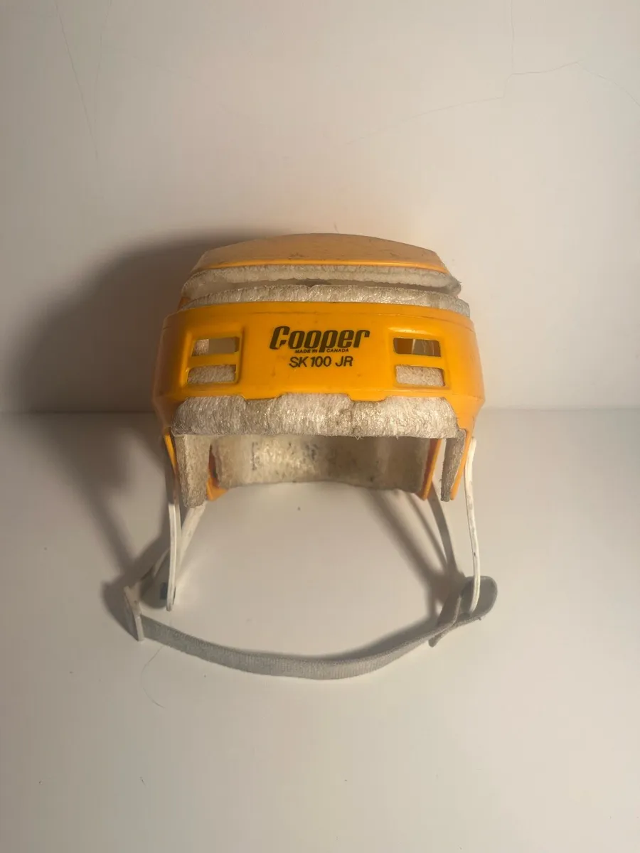 Oldstyle yellow cooper helmet - Image 1