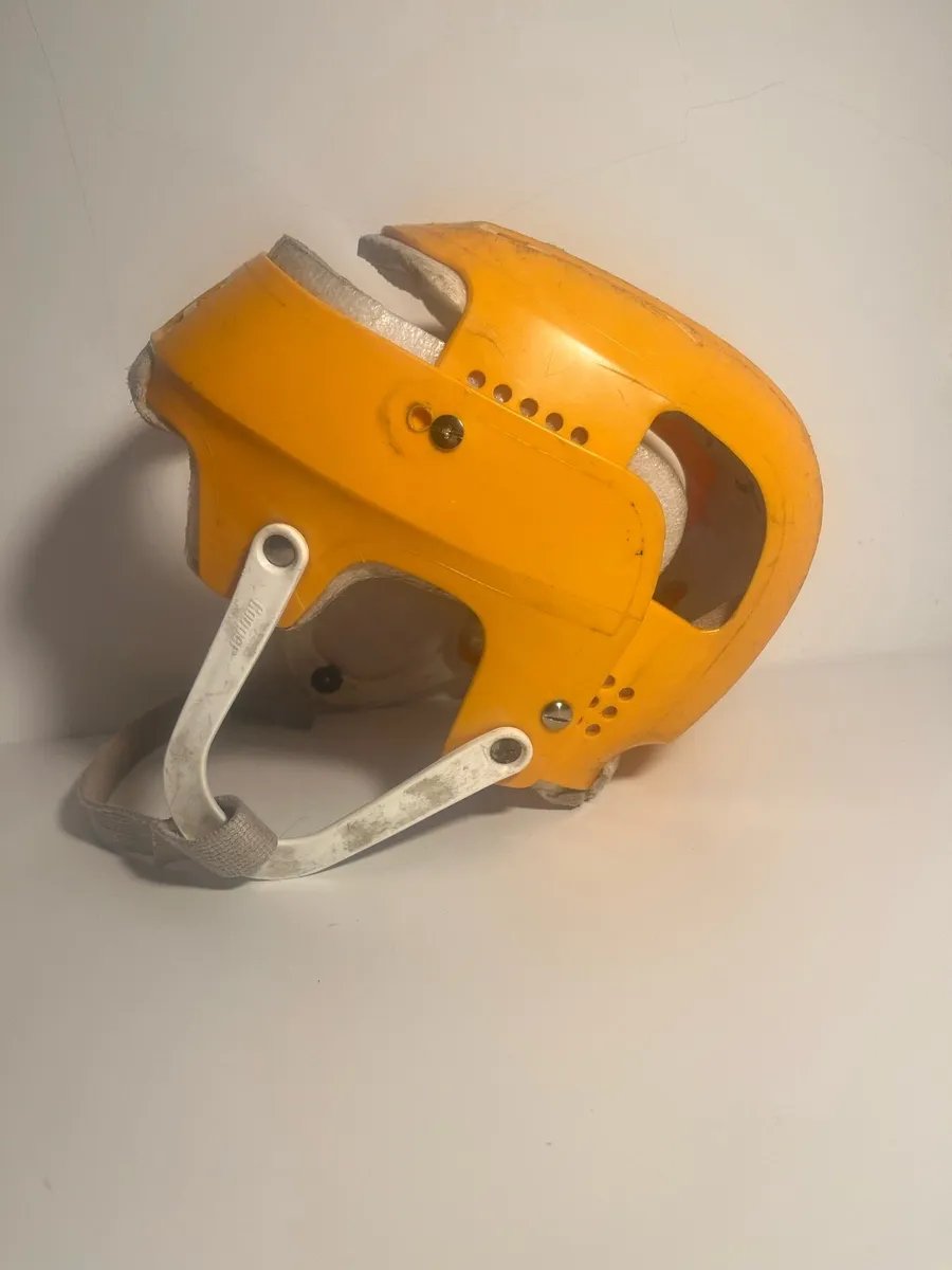 Oldstyle yellow cooper helmet - Image 3