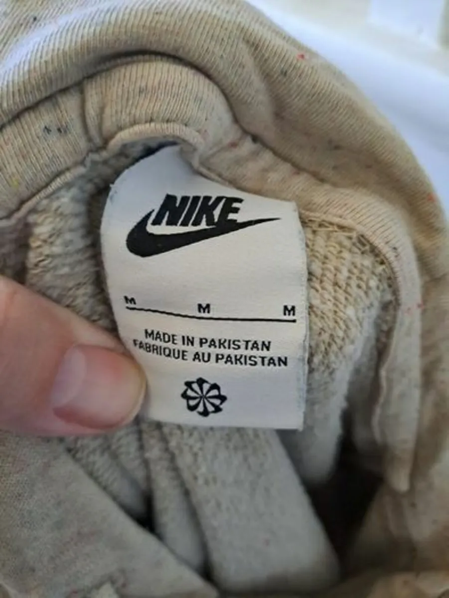 Nike hoodie size M - Image 3