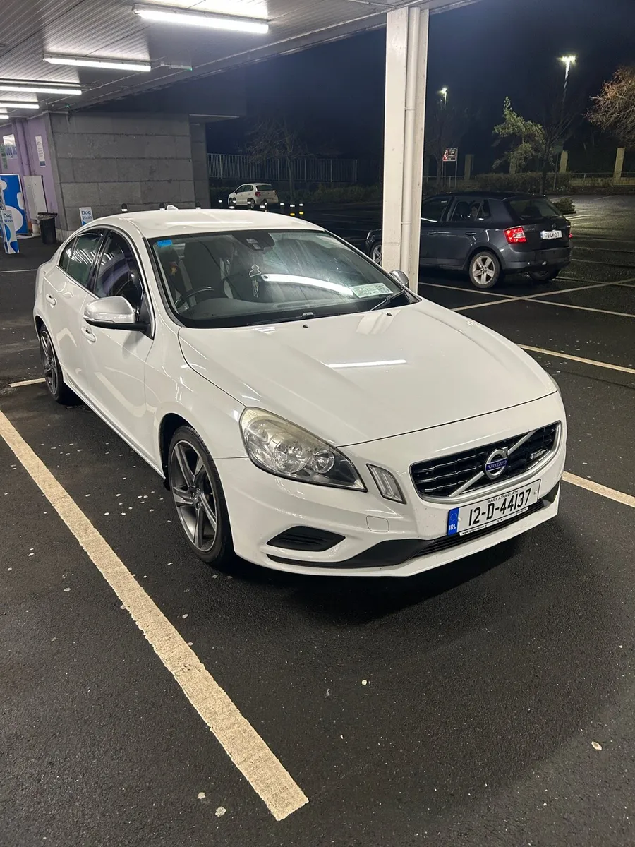 Volvo S60 T3 R-Design - Image 1