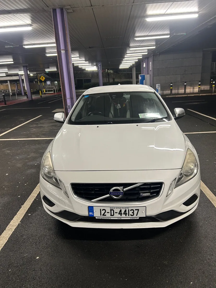 Volvo S60 T3 R-Design - Image 2