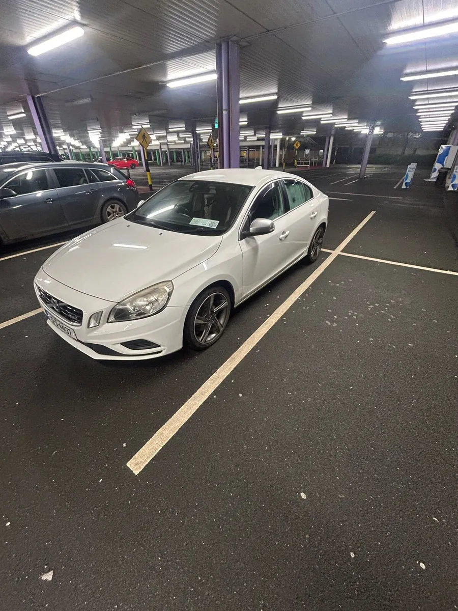 Volvo S60 T3 R-Design - Image 3