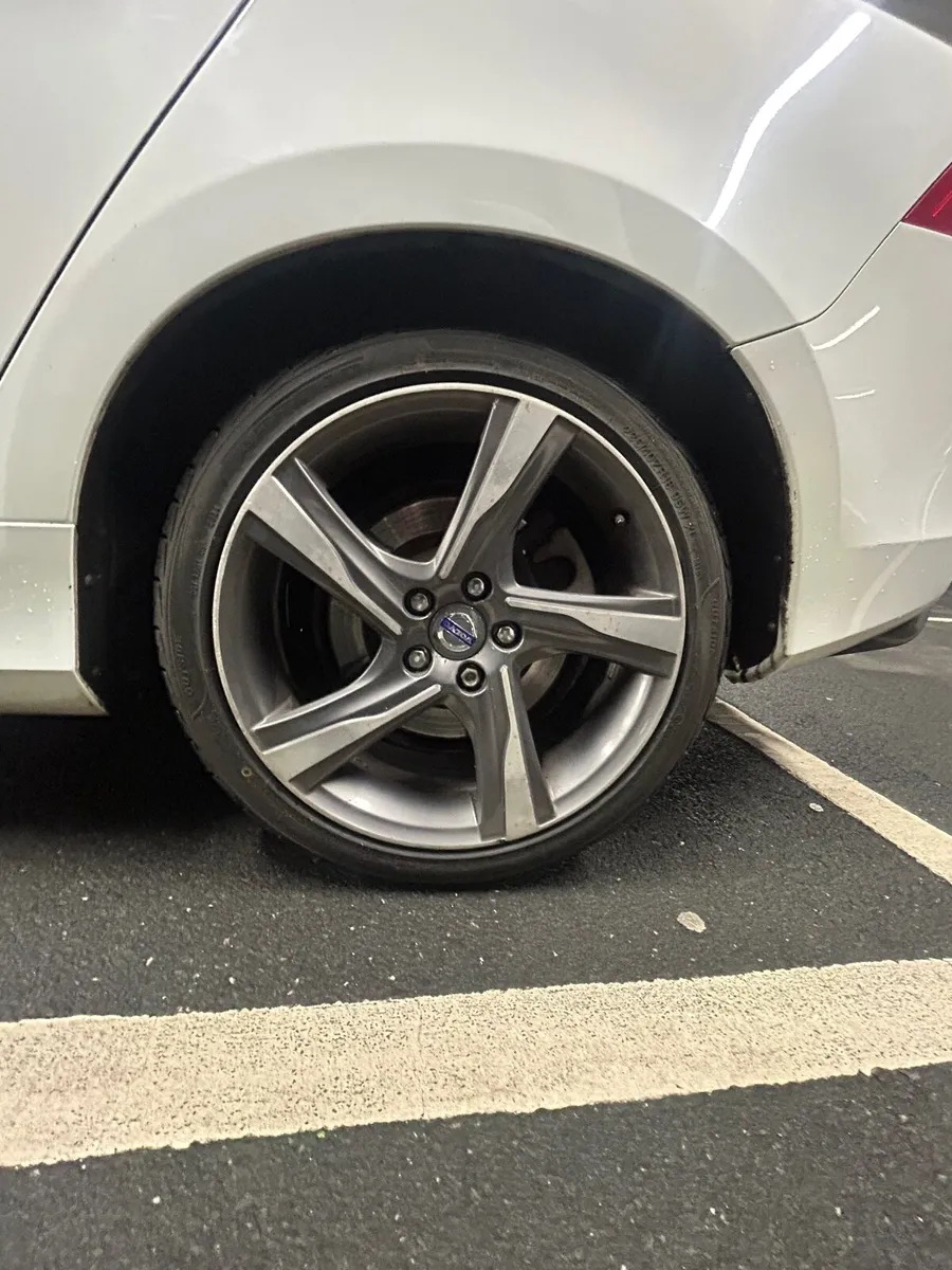 Volvo S60 T3 R-Design - Image 4