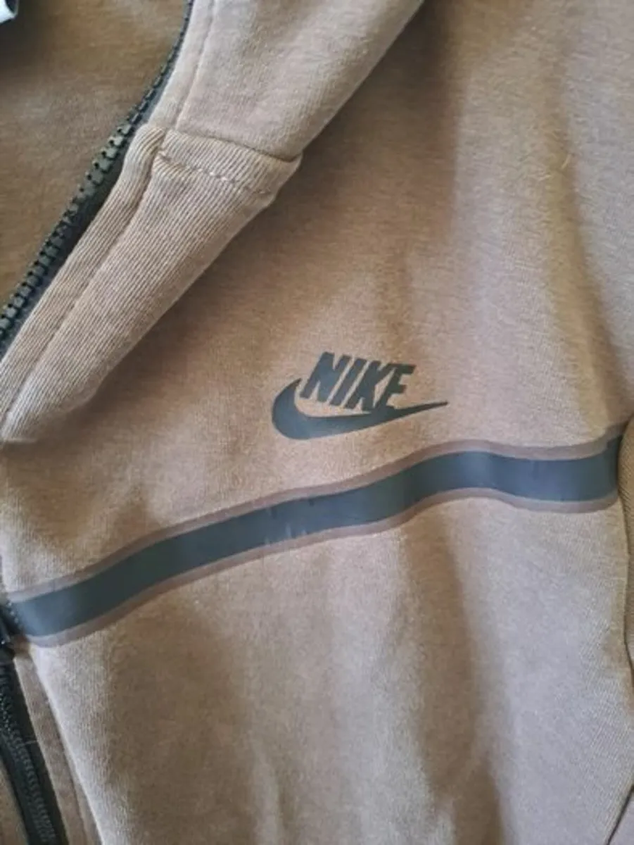 Nike hoodie Tech Fleece size M - Image 3