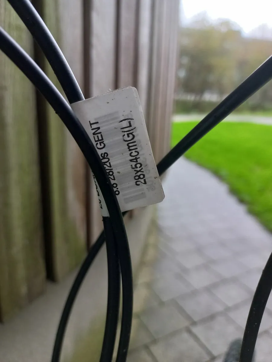 Boardman MTX 8.8 Mens Hybrid Bike - Image 2