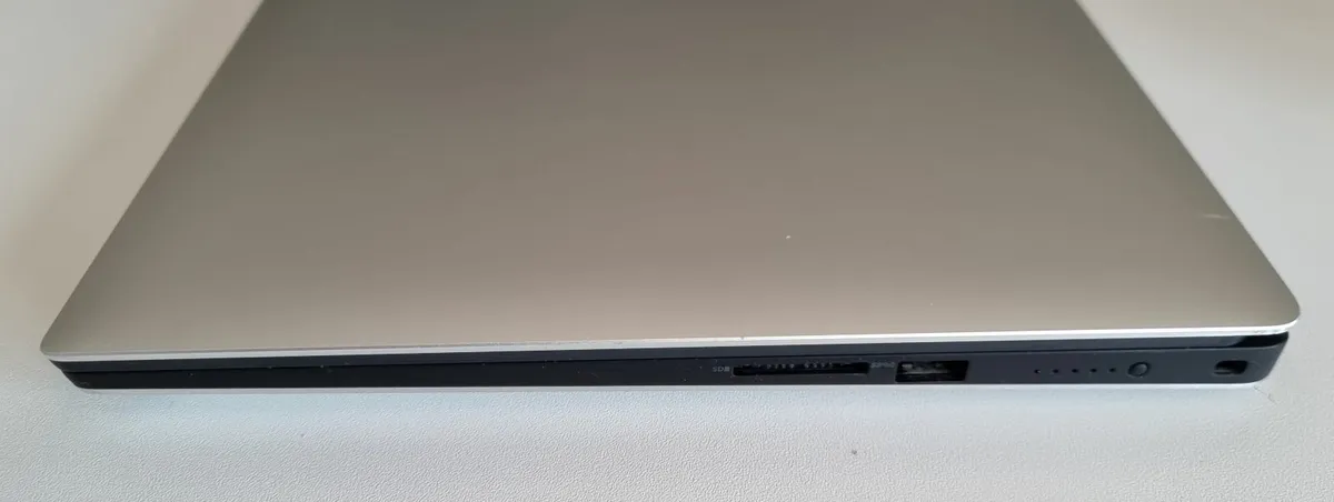 Dell Precision 5540 i5 32gb 1TB SSD 4K Touchscreen - Image 4