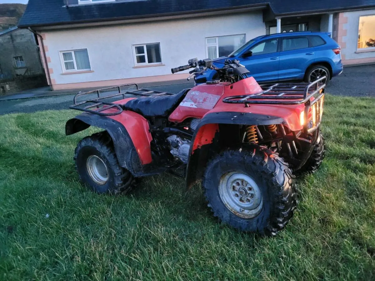 Honda TRX 300 Big Red - Image 4