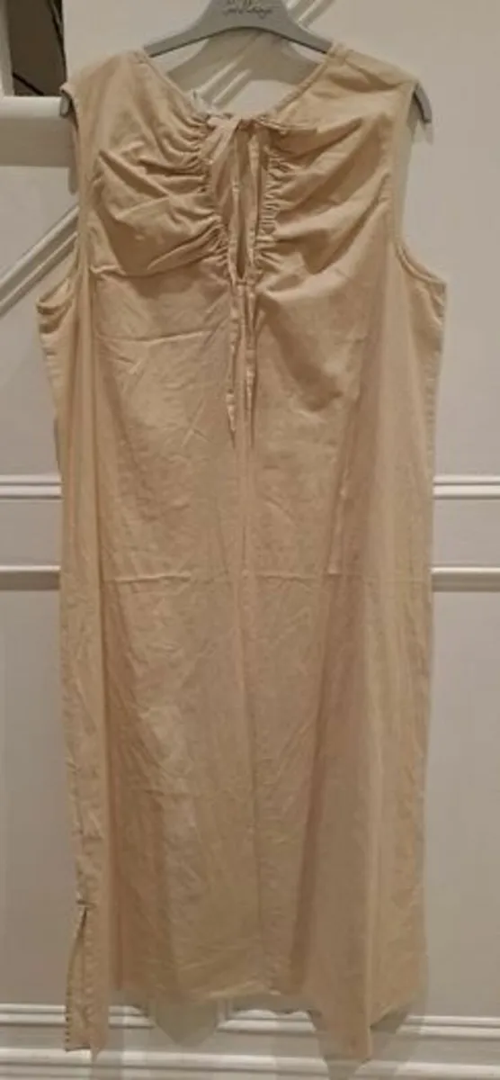 Dress stone colour size 16 - Image 1