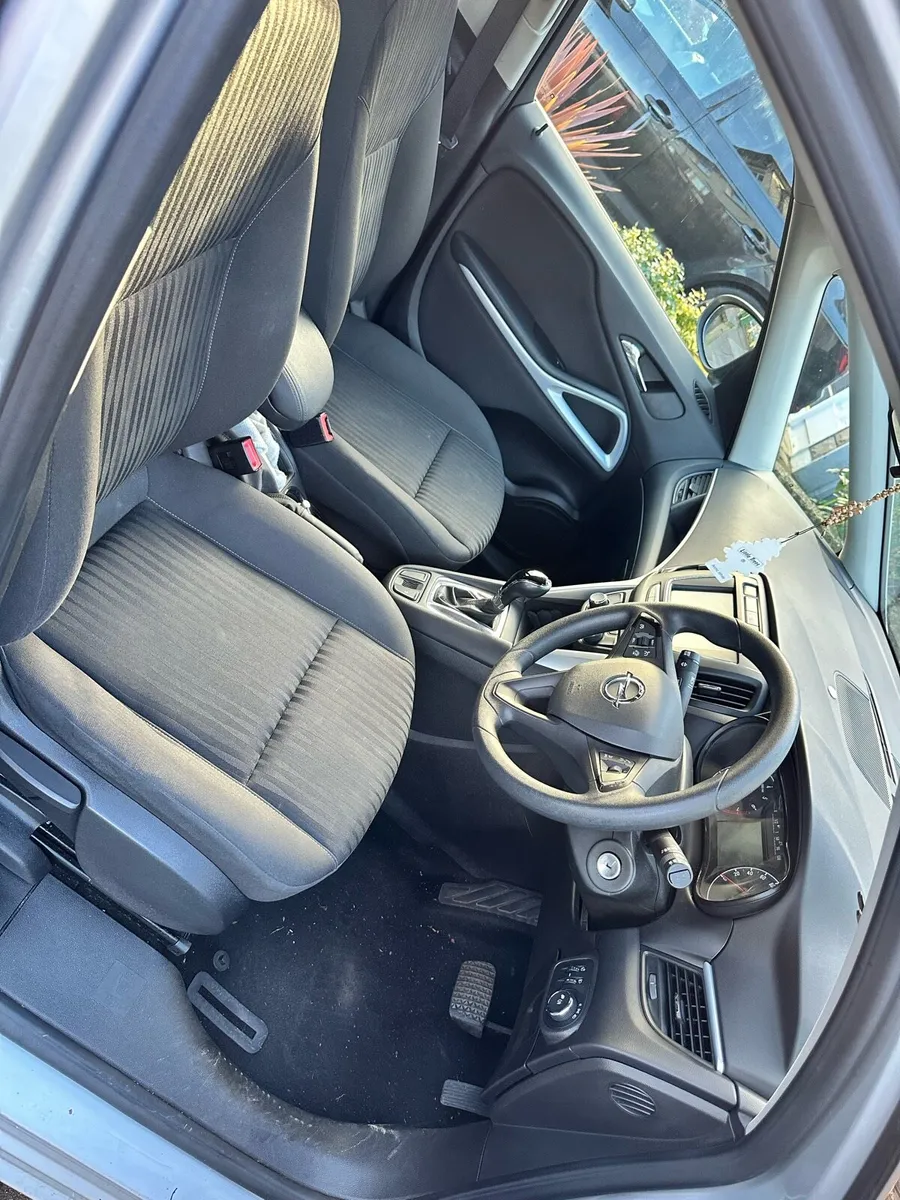 Opel zafira 7 seater Automatic petrol - Image 4