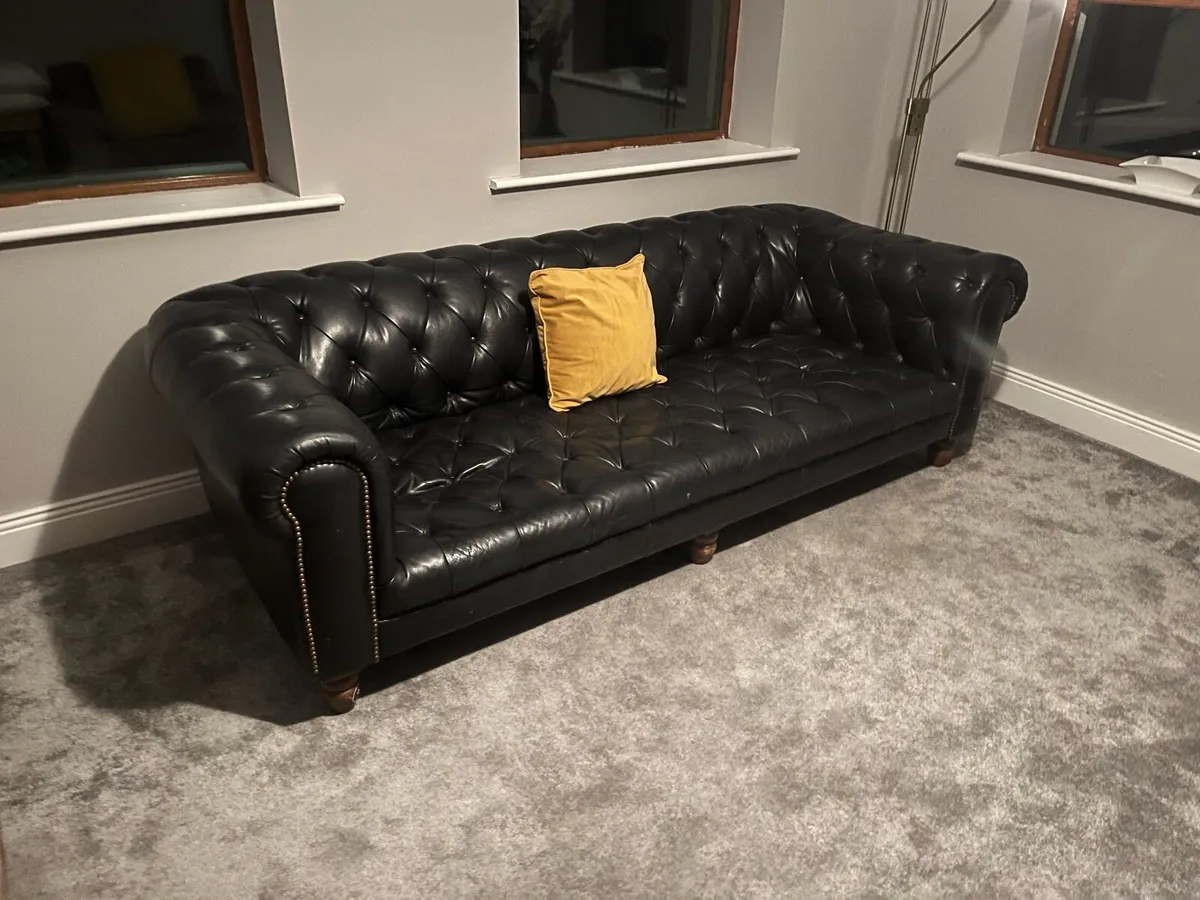 Chesterfield sofa - Image 2